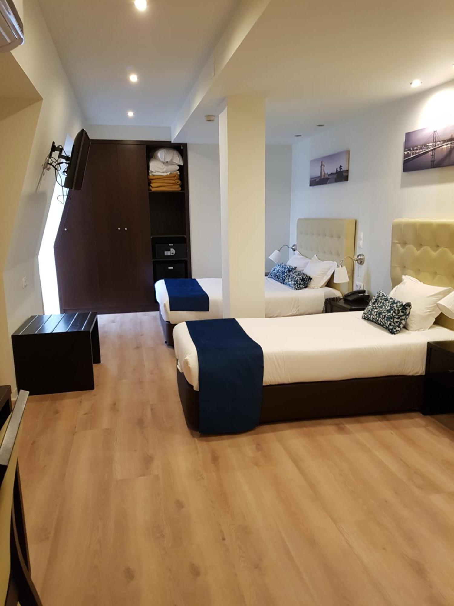 Family Room,1580453883:JPEG
