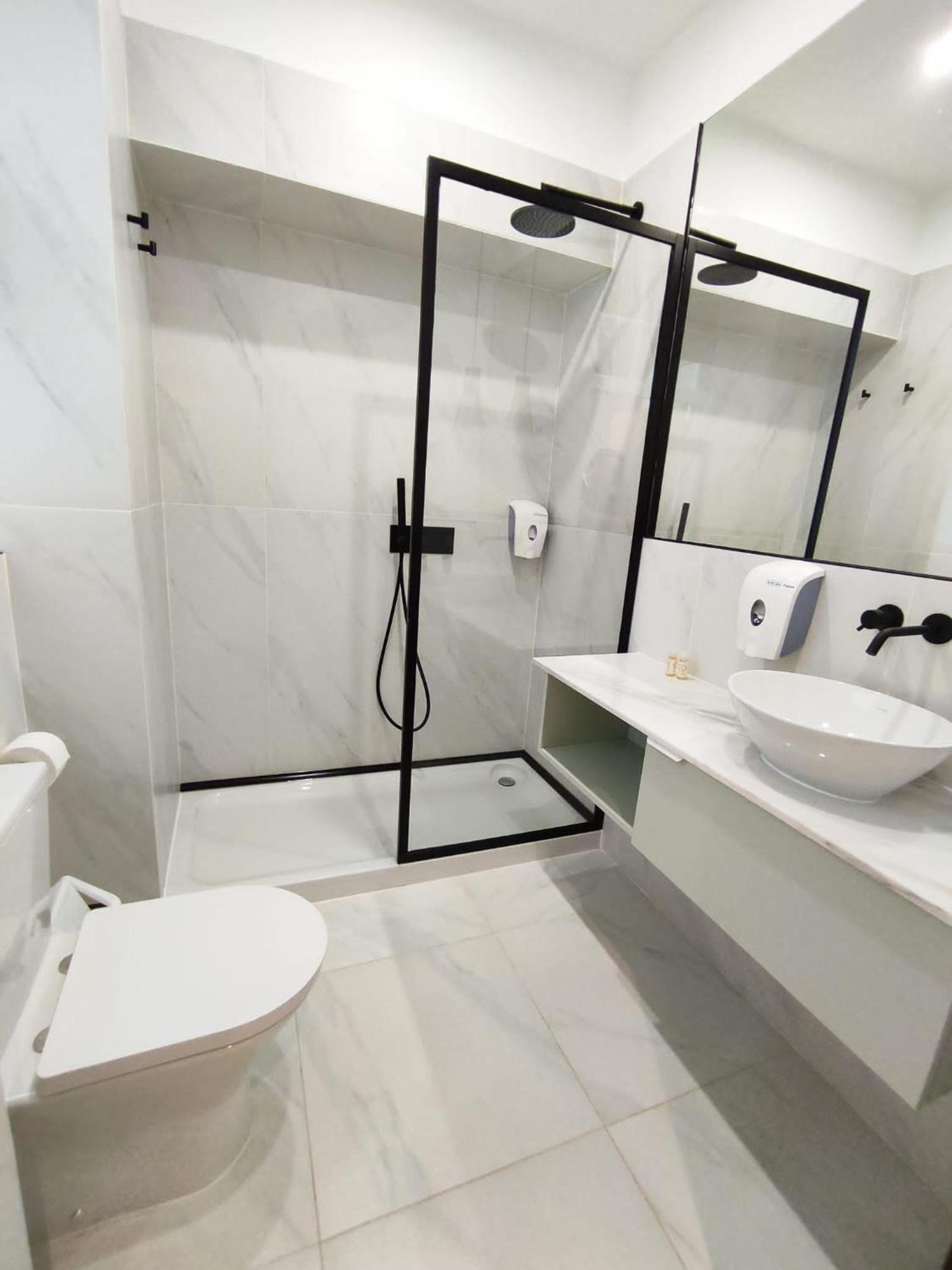 Superior One-Bedroom Apartment