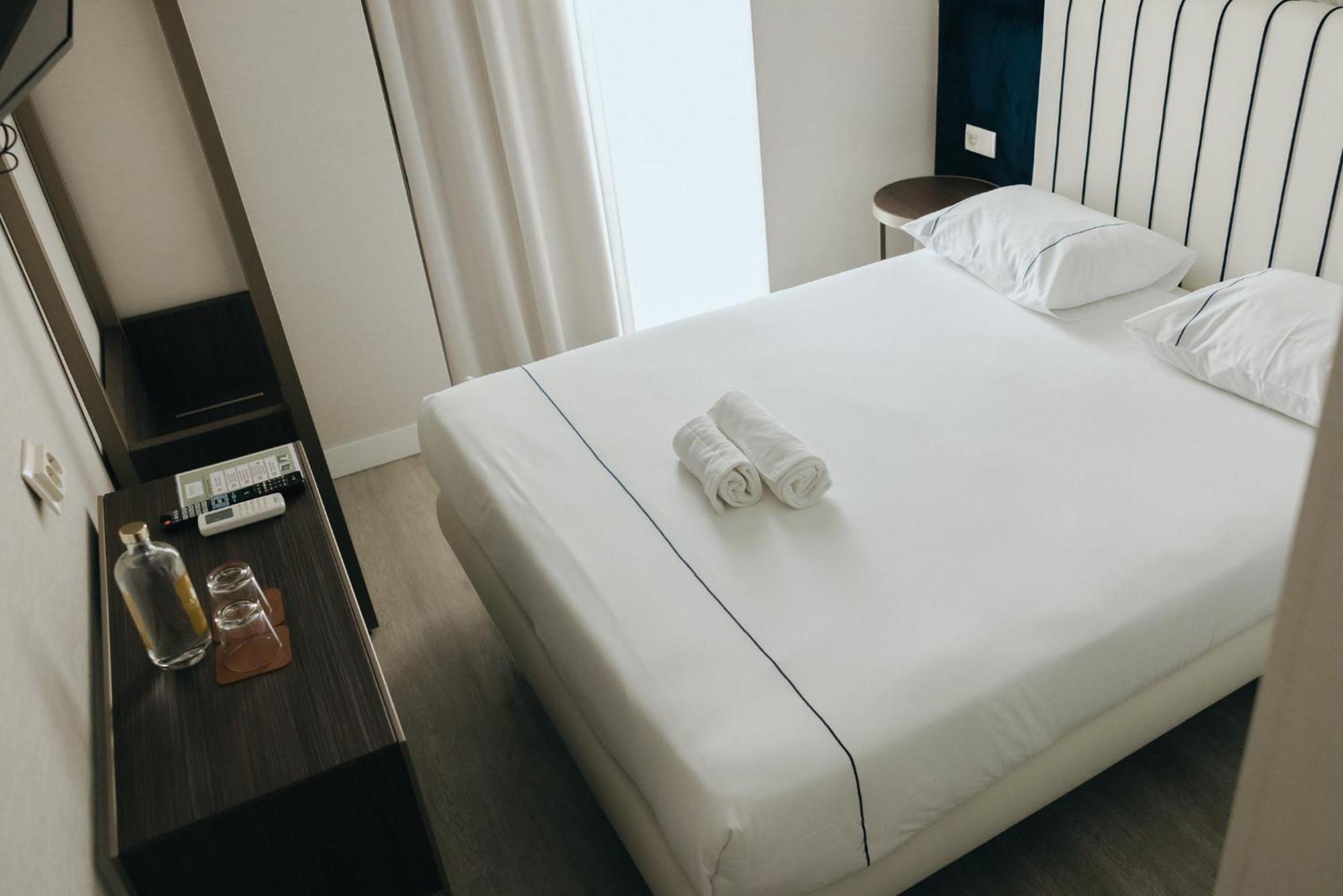 Small Classic Double Room,1619167424:JPEG