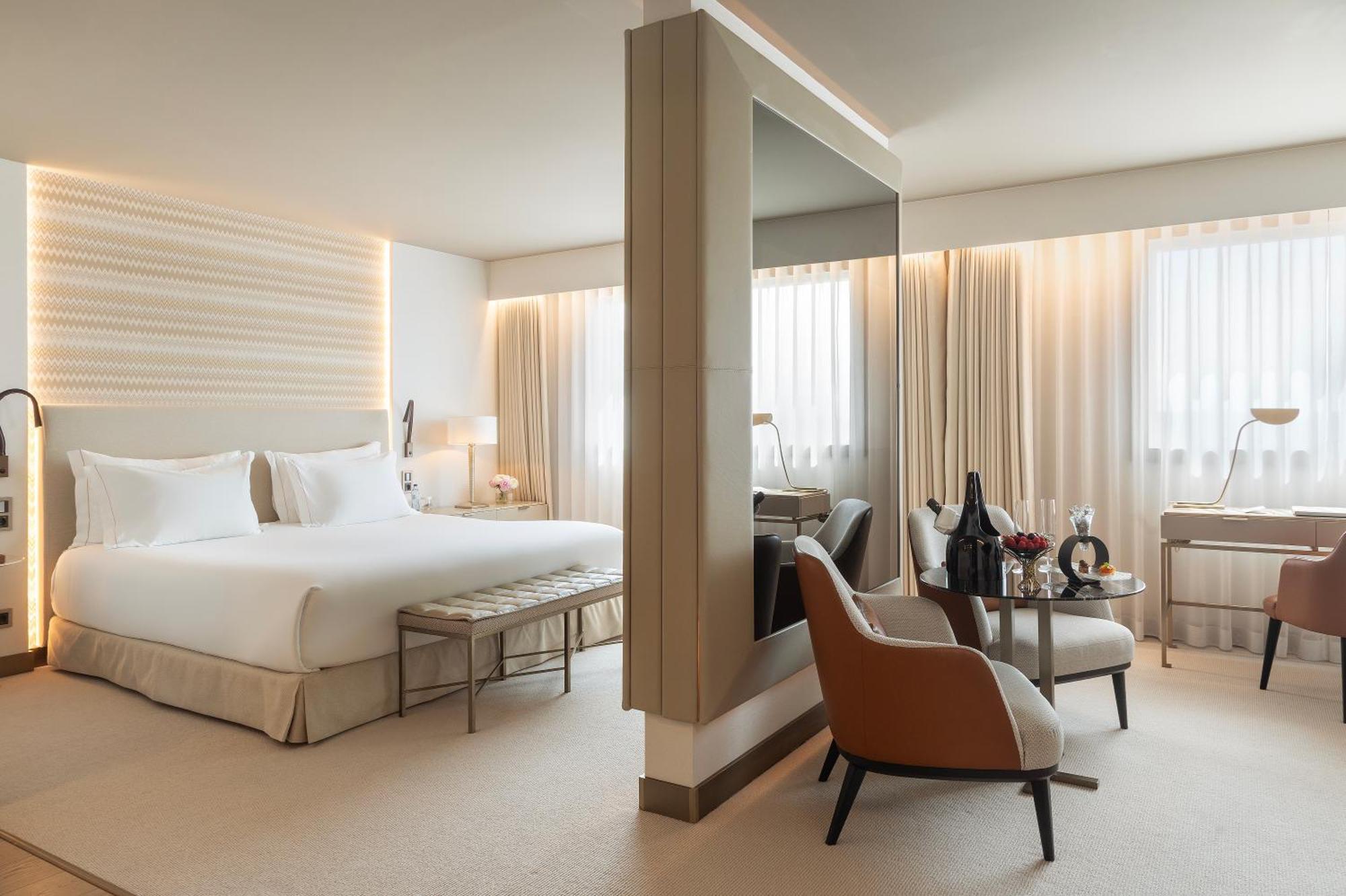 Deluxe Suite