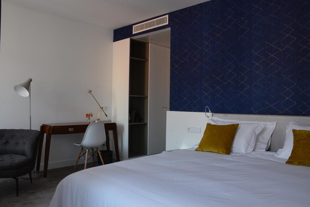 Deluxe Double Room with Castle View