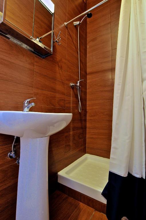 Budget Double Room with Shared Toilet
