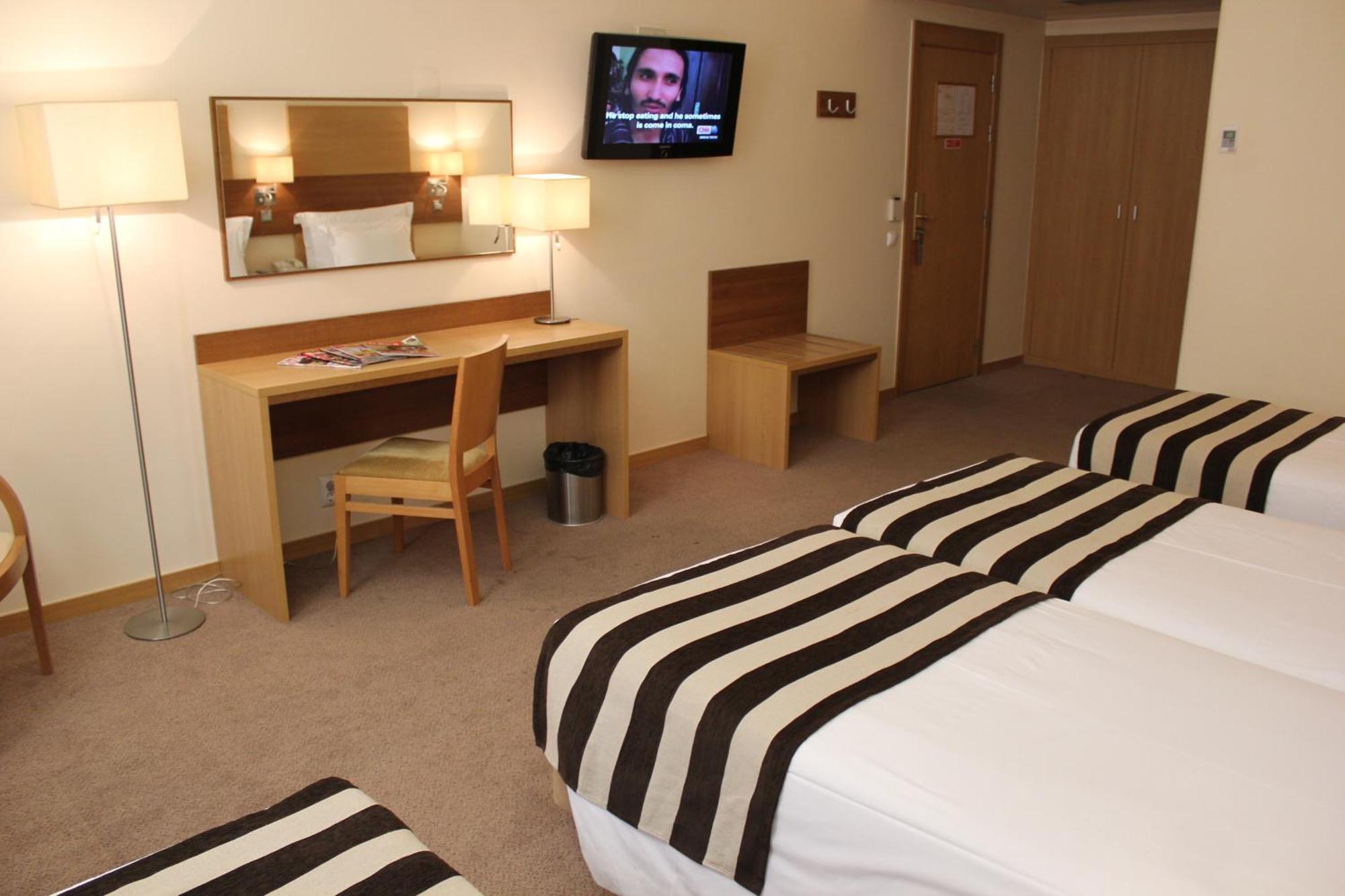 Standard Quadruple Room,703788127:JPEG