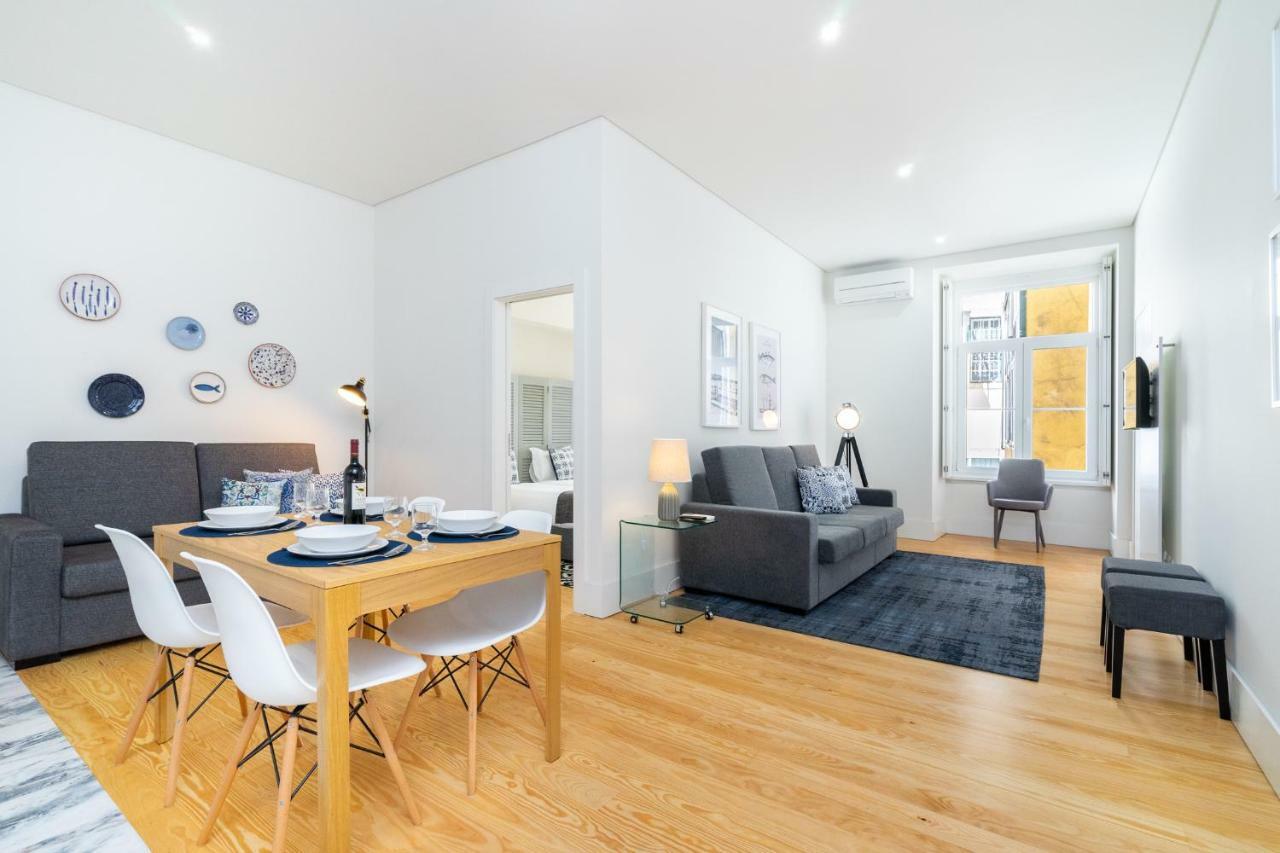 One-Bedroom Apartment,884522338:JPEG