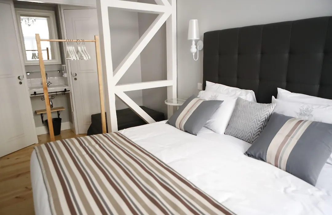 B In B Lisbon Downtown Suites-1