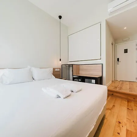 Gs Chiado Boutique Studios & Suites-3